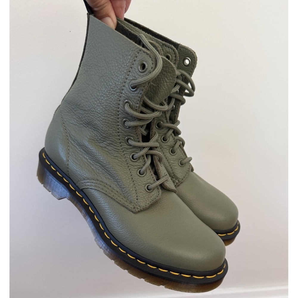 Dr. Martens Pascal 1460 Khaki Green Soft Virginia Leather Boots Women US 8